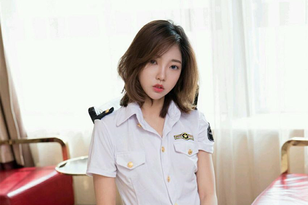 大尺度性爱私拍流出架腿猛操